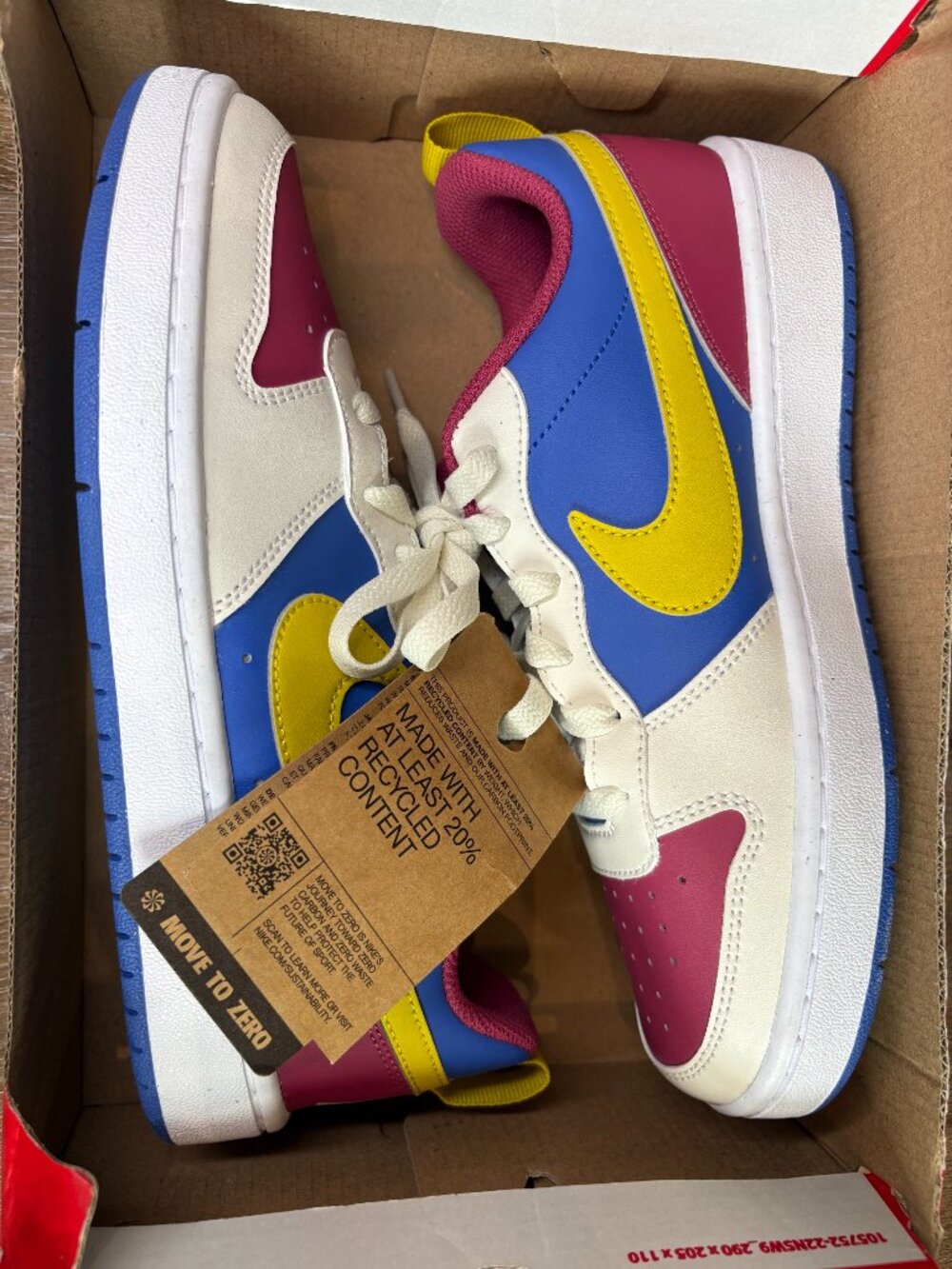 NWT/NEW IN BOX-NEVER WORN! SIZE 6 YOUTH / 7.5 WOMEN